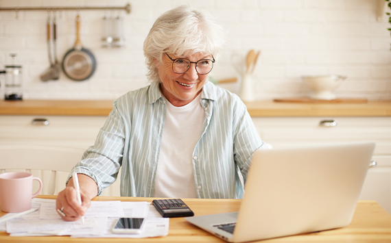 happy_woman_calculator