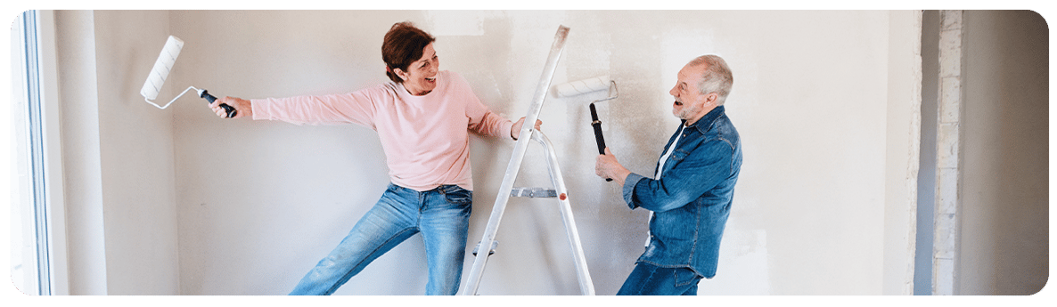 older_couple_decorating