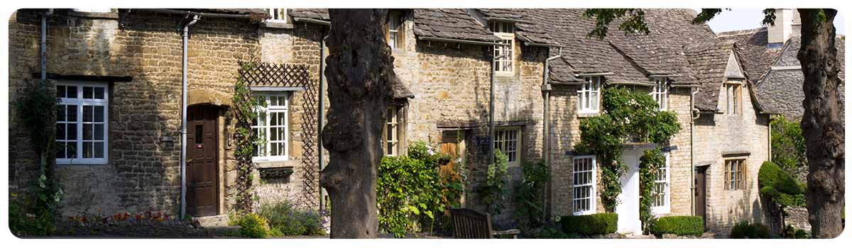 Row of Cotswolds cottages